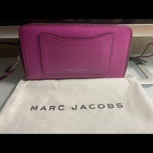 Mark Jacobs Zip Wallet